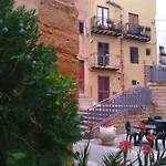 Aljama - Downtown Bed & Breakfast