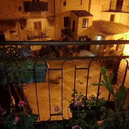 Aljama - Downtown לינה וארוחת בוקר 4*