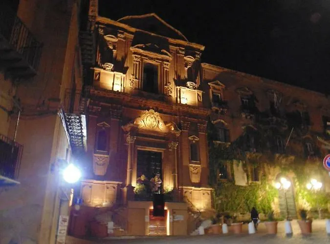 Aljama - Downtown Bed and breakfast 4*
